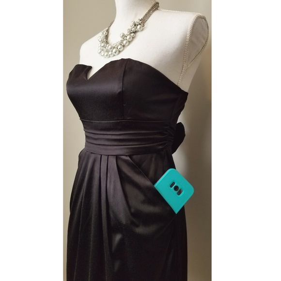 Black Strapless Dress with Pockets - Picture 3 of 7